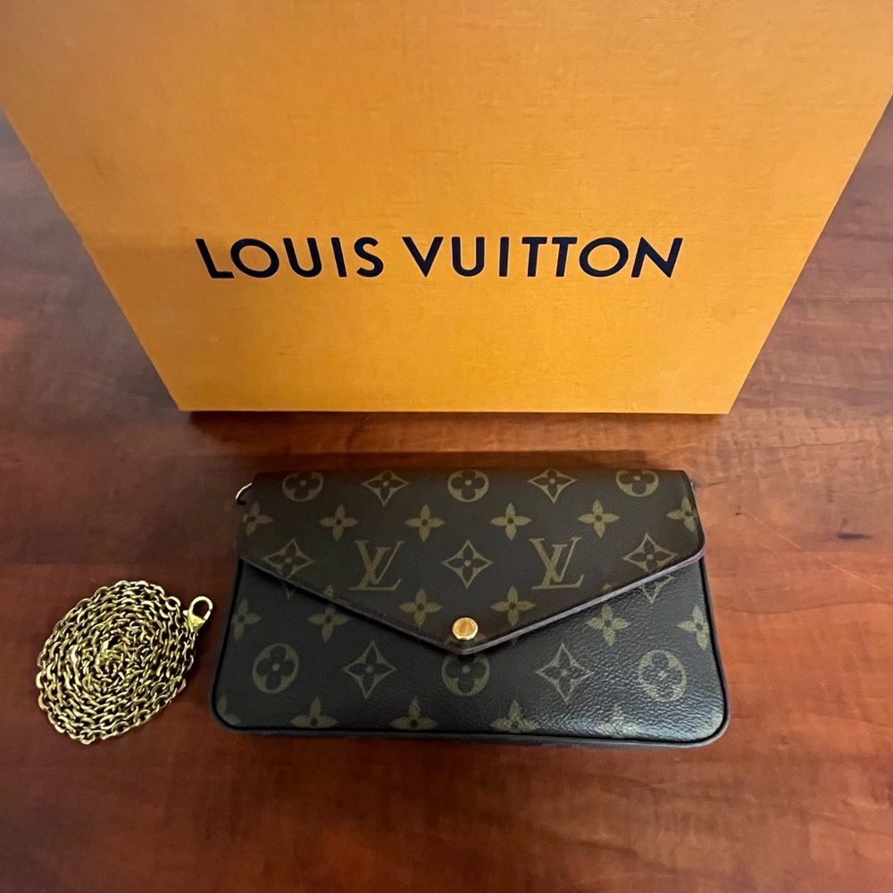 Louis Vuitton 
Félicie Pochette Monogram M81896